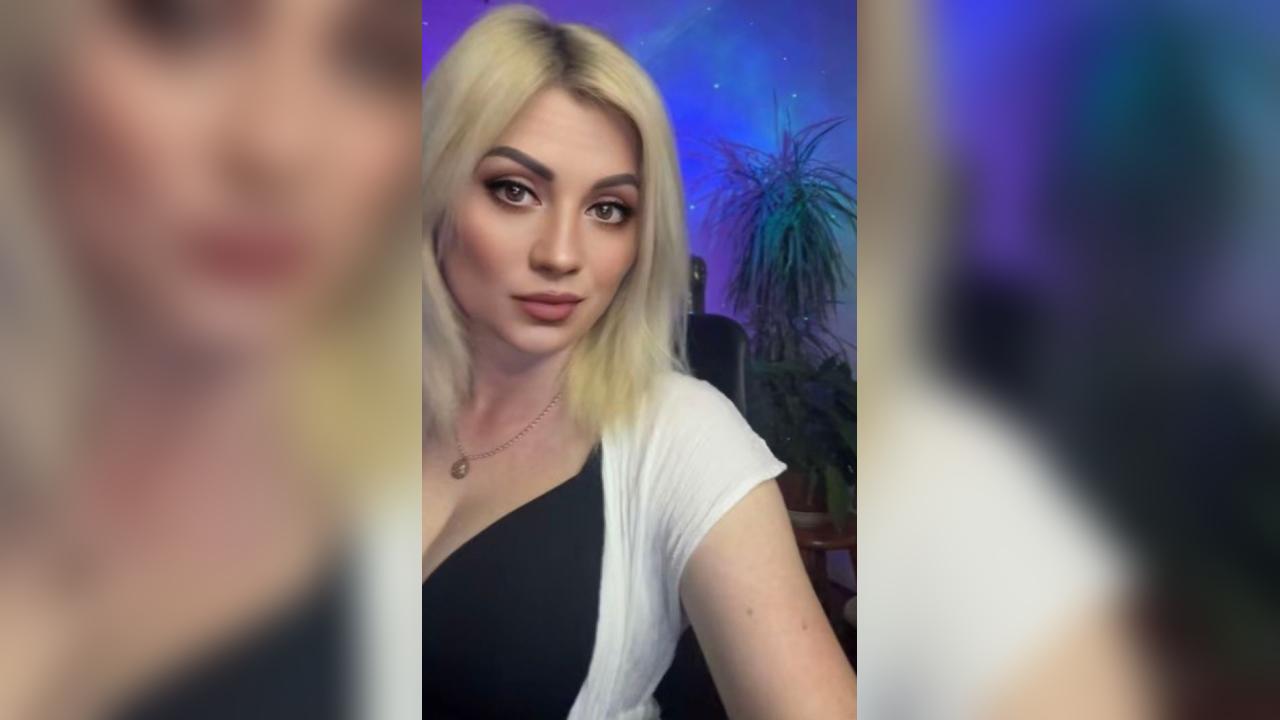 Webcam chat profile for VelvettKiss: Fitness
