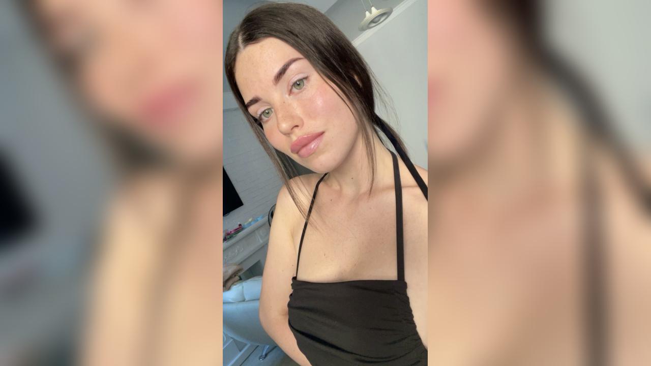 Webcam chat profile for ElinRixi: Outfits
