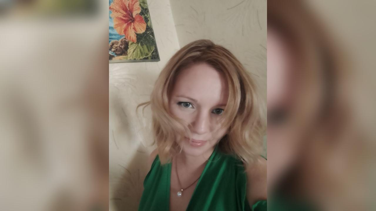 Webcam chat profile for Qerlune: Ask about my Hobbies
