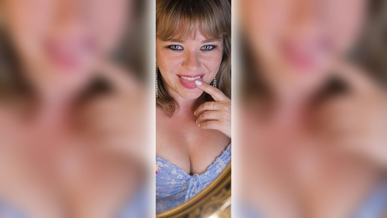 Webcam chat profile for Tersia: Ask about my Hobbies