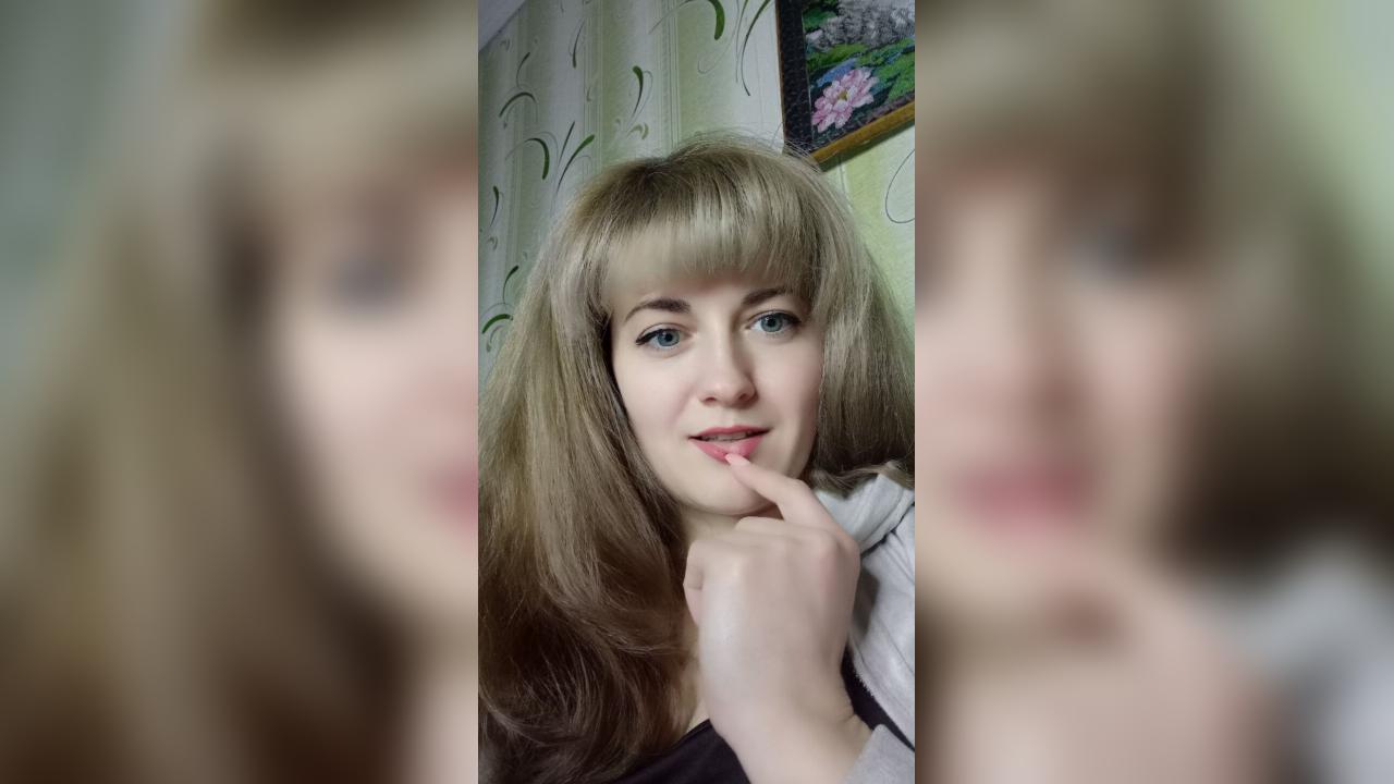Webcam chat profile for BellaBee: Outfits