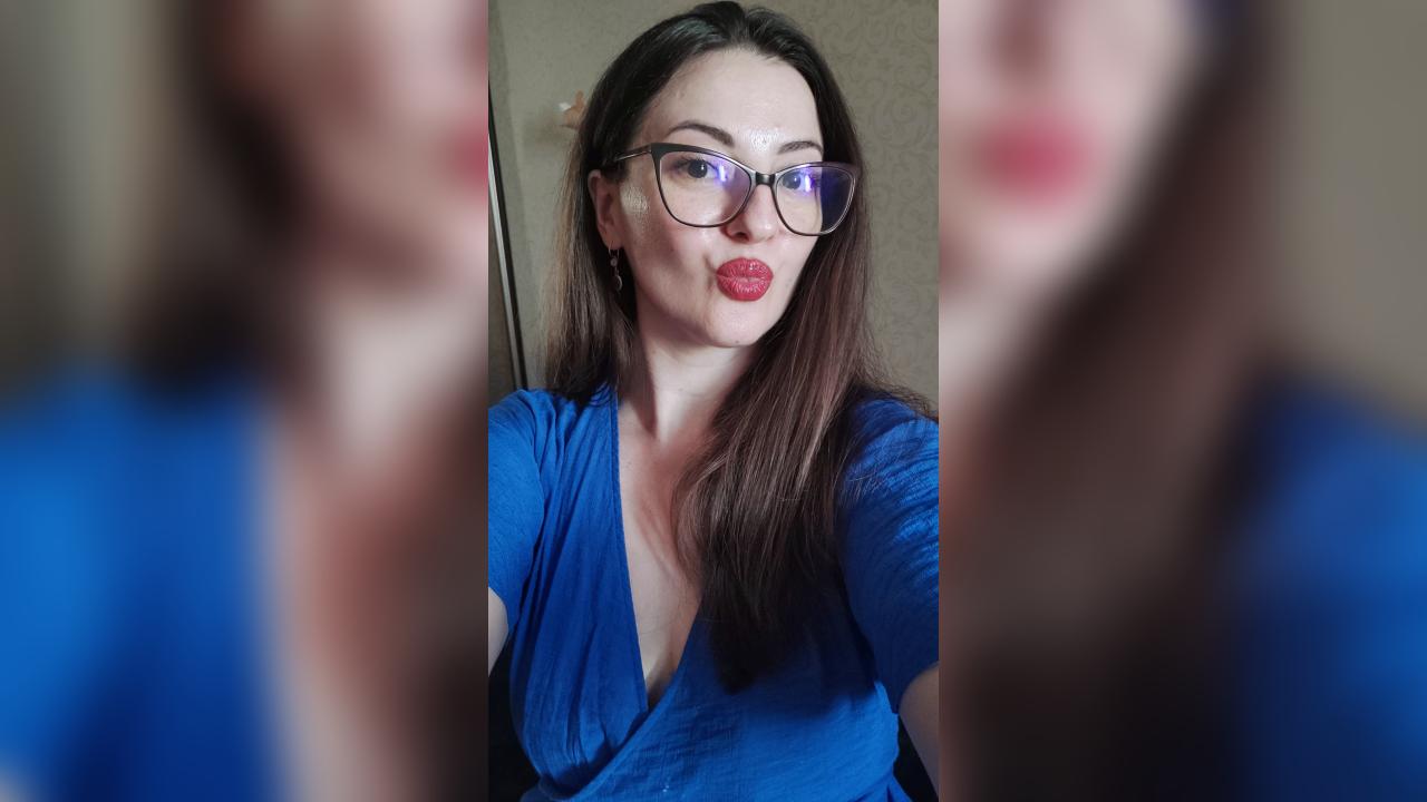 Webcam chat profile for MissMoonlight: Ask about my Hobbies