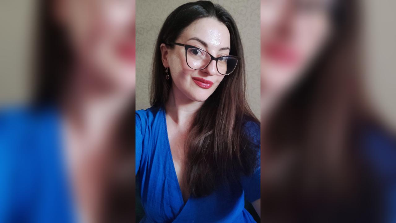 Webcam chat profile for MissMoonlight: Ask about my Hobbies