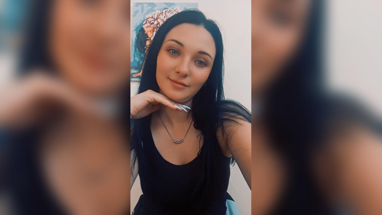 Webcam chat profile for VelvetBliss: Ask about my Hobbies