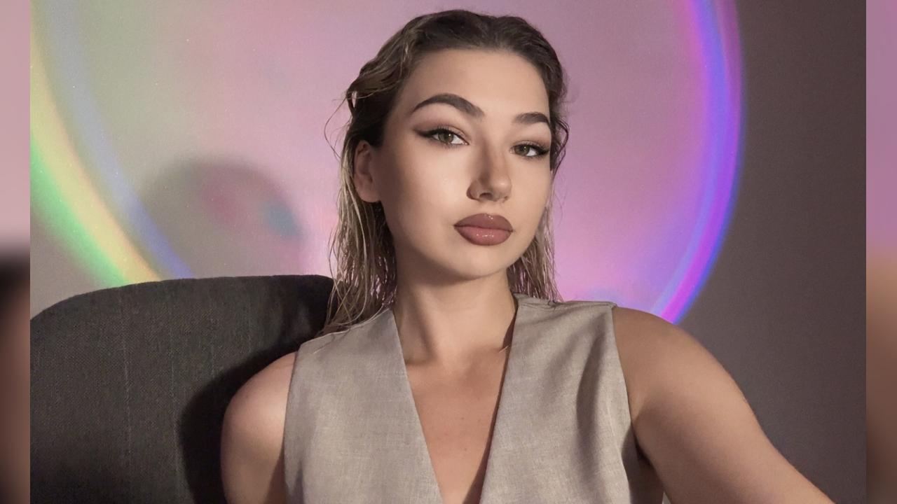 Webcam chat profile for JanyLaski: Travel