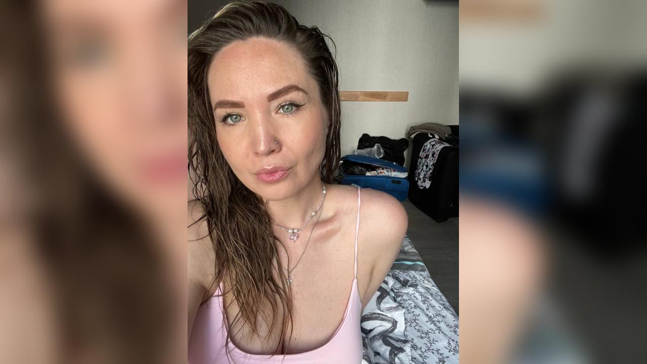 Webcam chat profile for NormaJeann: Dancing