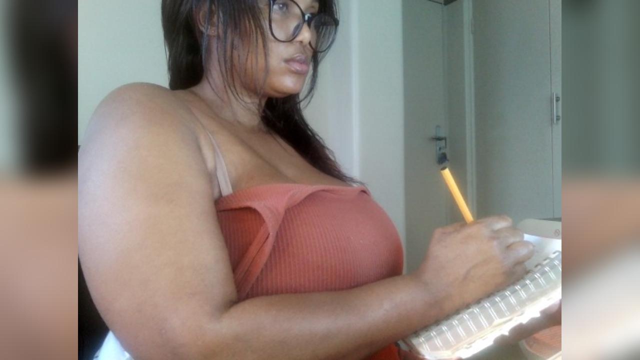 Webcam chat profile for Akua: Bondage & discipline