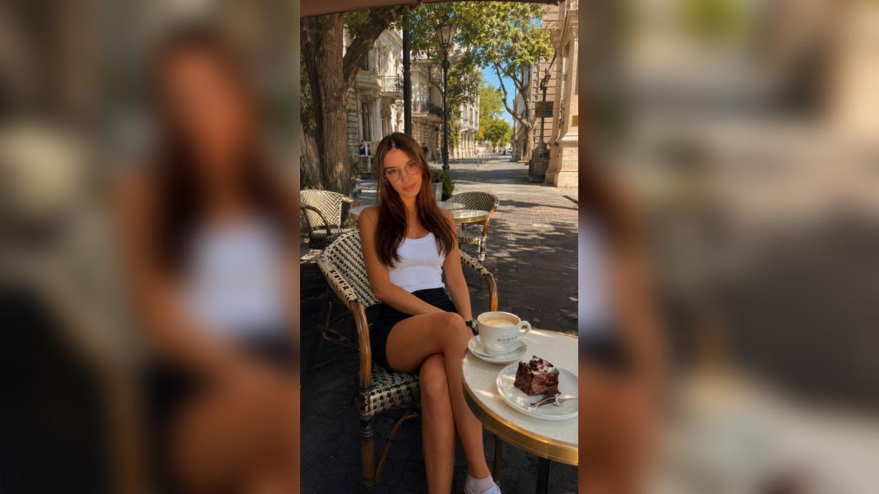 Webcam chat profile for Kaira: Ask about my Hobbies