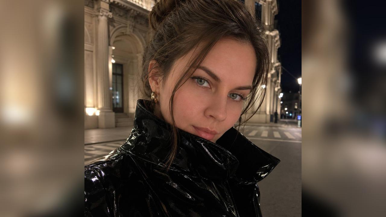 Webcam chat profile for PoisonKiss: Travel
