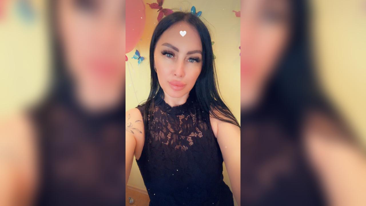 Webcam chat profile for Milana345: Exercise