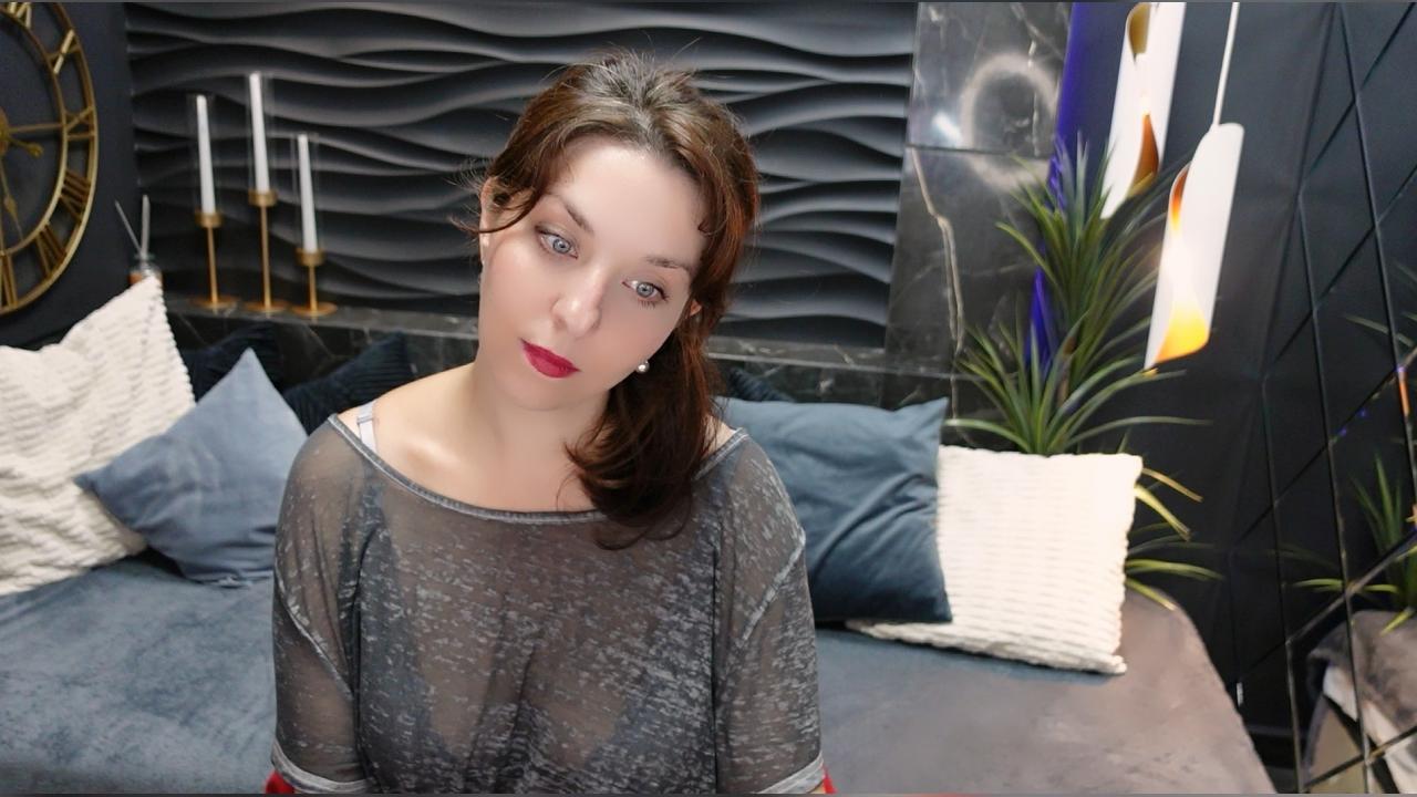 Webcam chat profile for MargarettFatal: Legs, feet & shoes