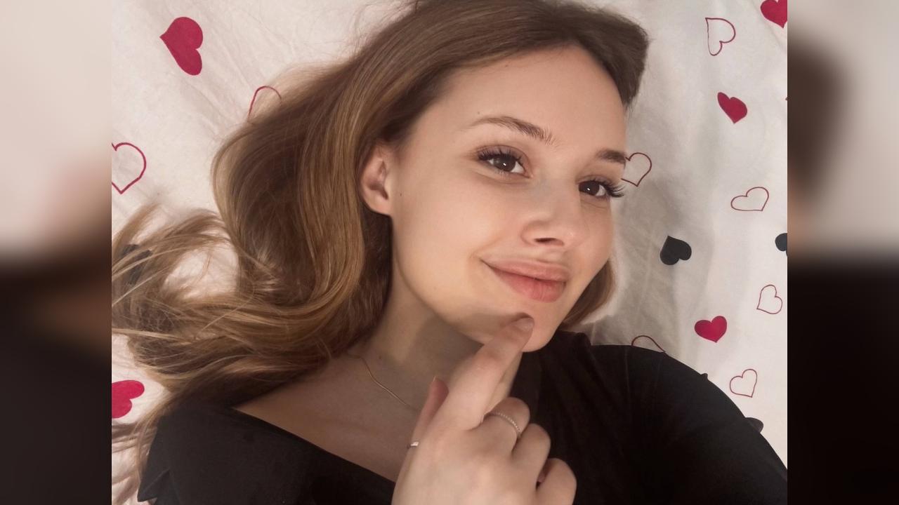 Webcam chat profile for Beti: Ask about my Hobbies