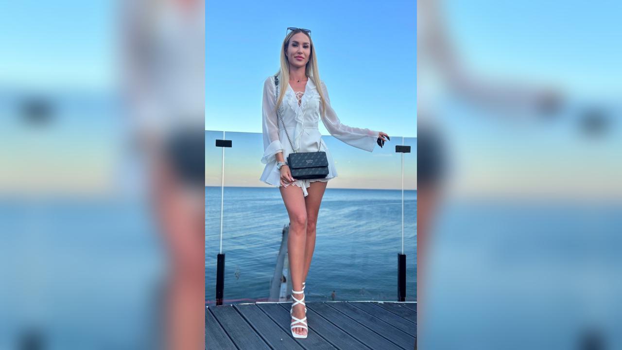 Webcam chat profile for SweetMary35: Outfits