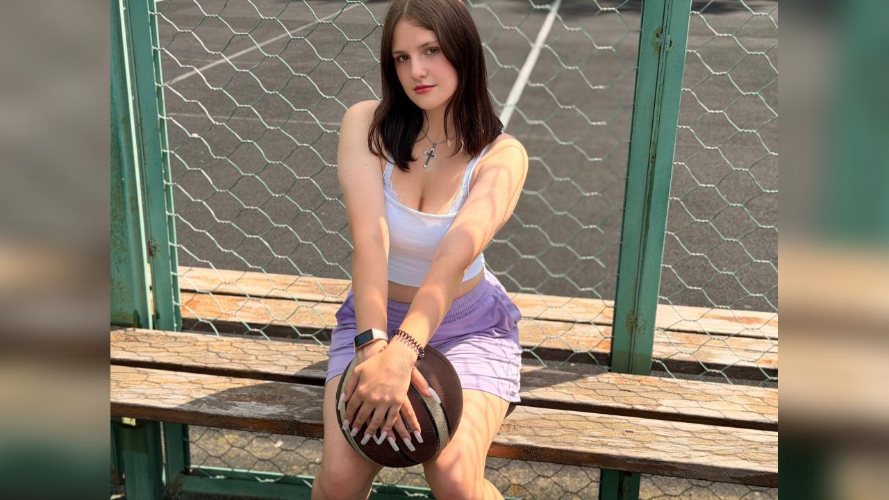 Webcam chat profile for KattyLovely: Legs, feet & shoes