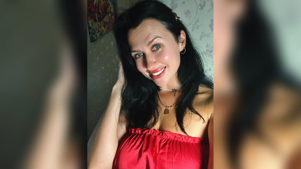 Webcam chat profile for 212MissAurora: Strip-tease