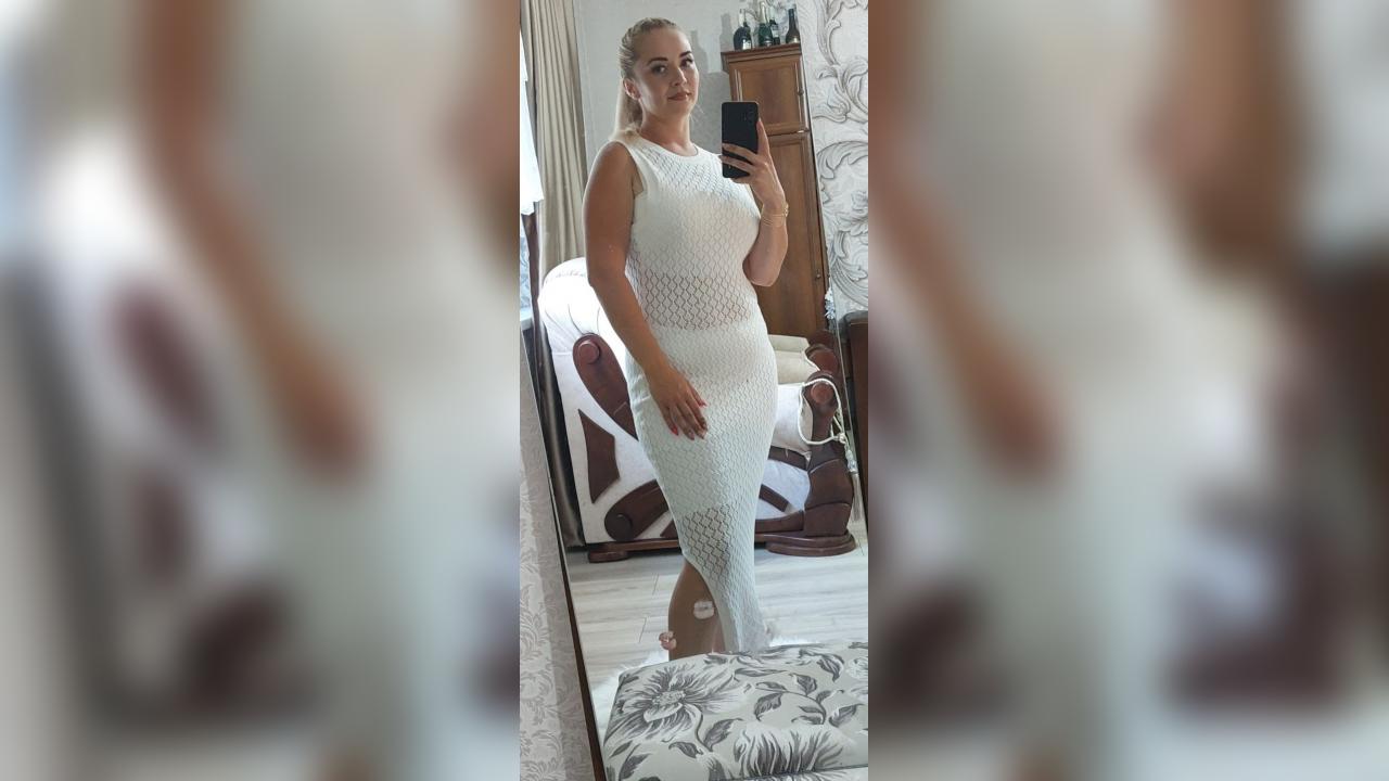 Webcam chat profile for GoldenGlow: Outfits