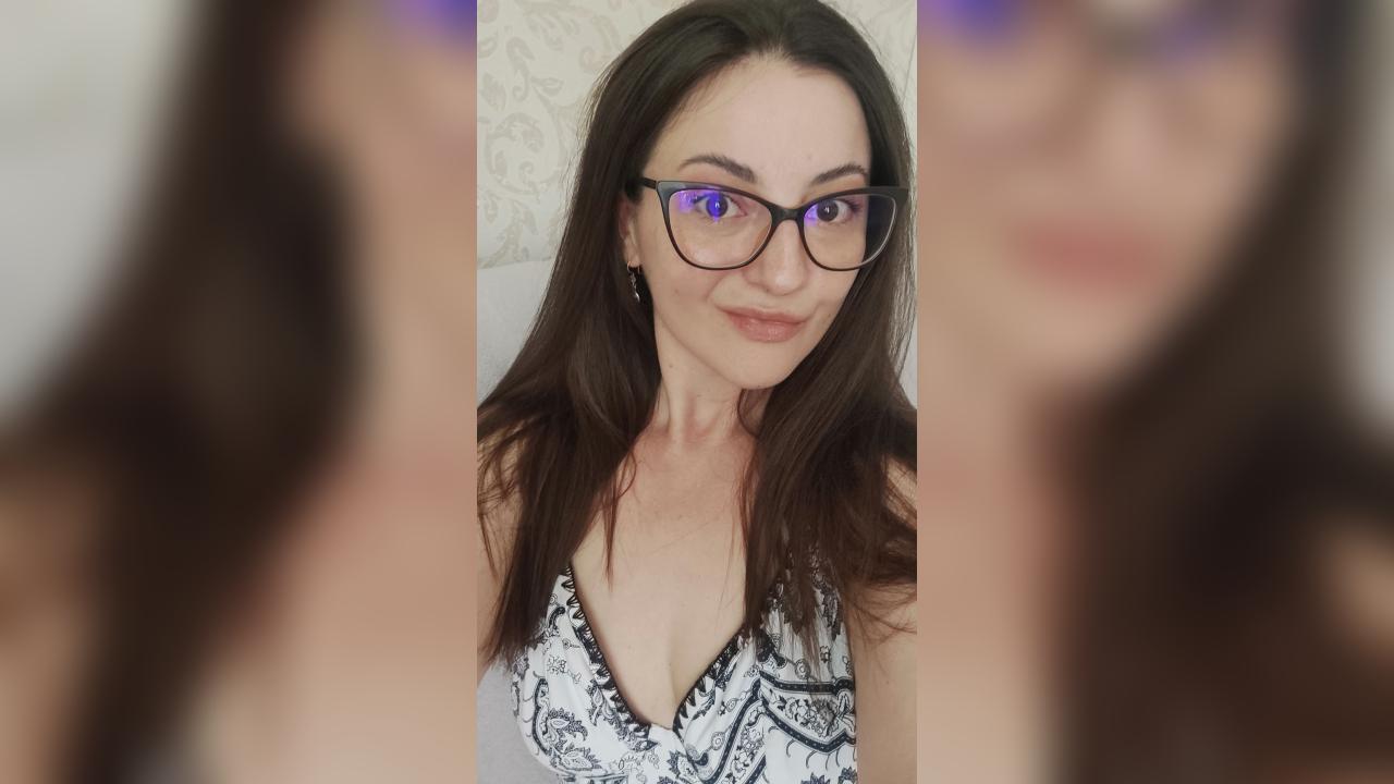 Webcam chat profile for MissMoonlight: Ask about my Hobbies