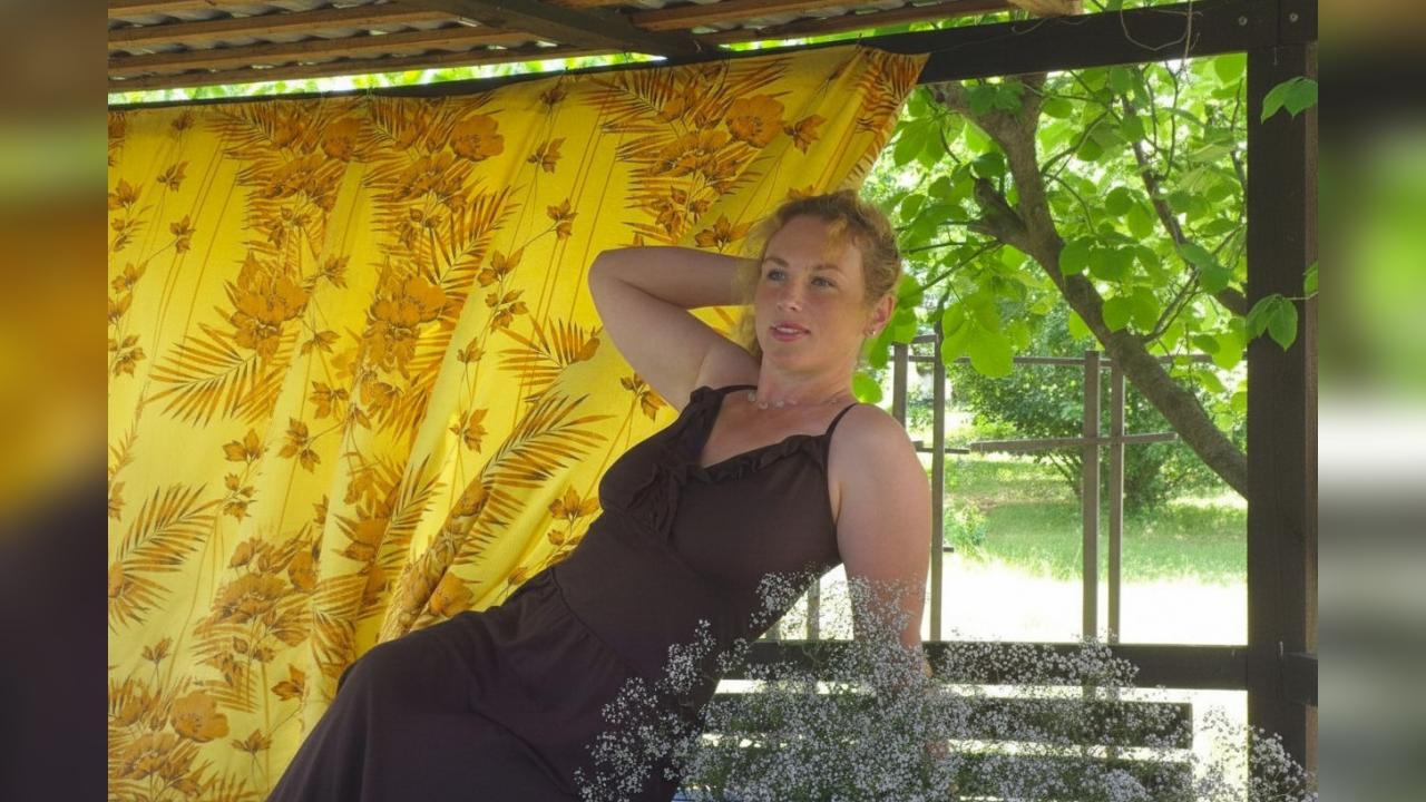 Webcam chat profile for MoonAlya: Leather