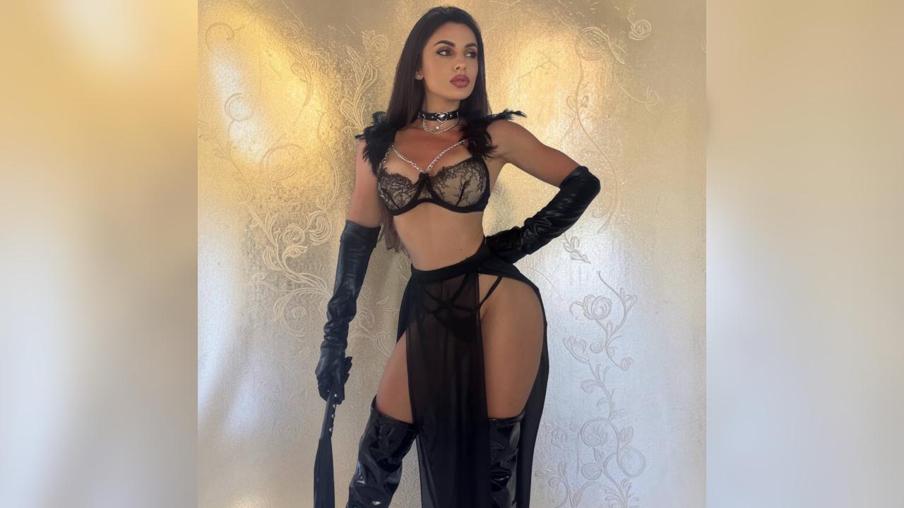 Webcam chat profile for JuliannaSportiv: Bondage & discipline