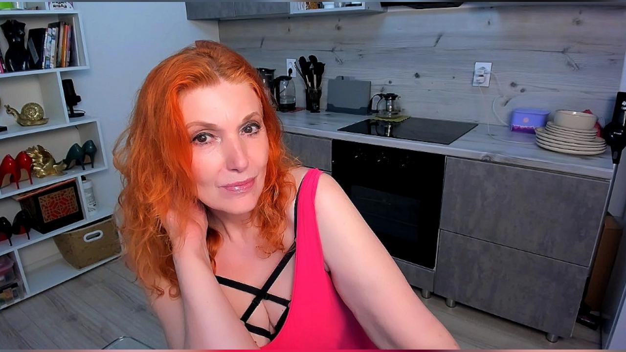 Webcam chat profile for AlmazFireFoxOne: Kissing