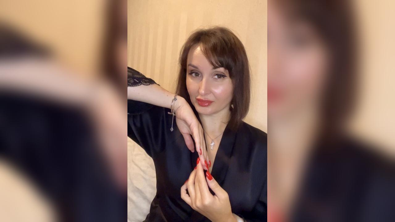 Webcam chat profile for TishaSun: Legs, feet & shoes
