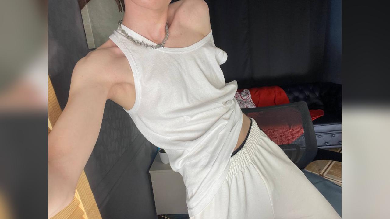 Webcam chat profile for LiamBlair: Nipple play