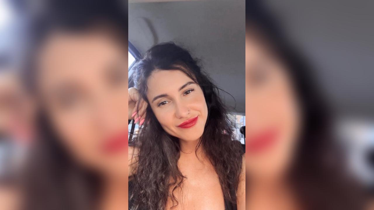 Webcam chat profile for SilentLuna: Ask about my Hobbies