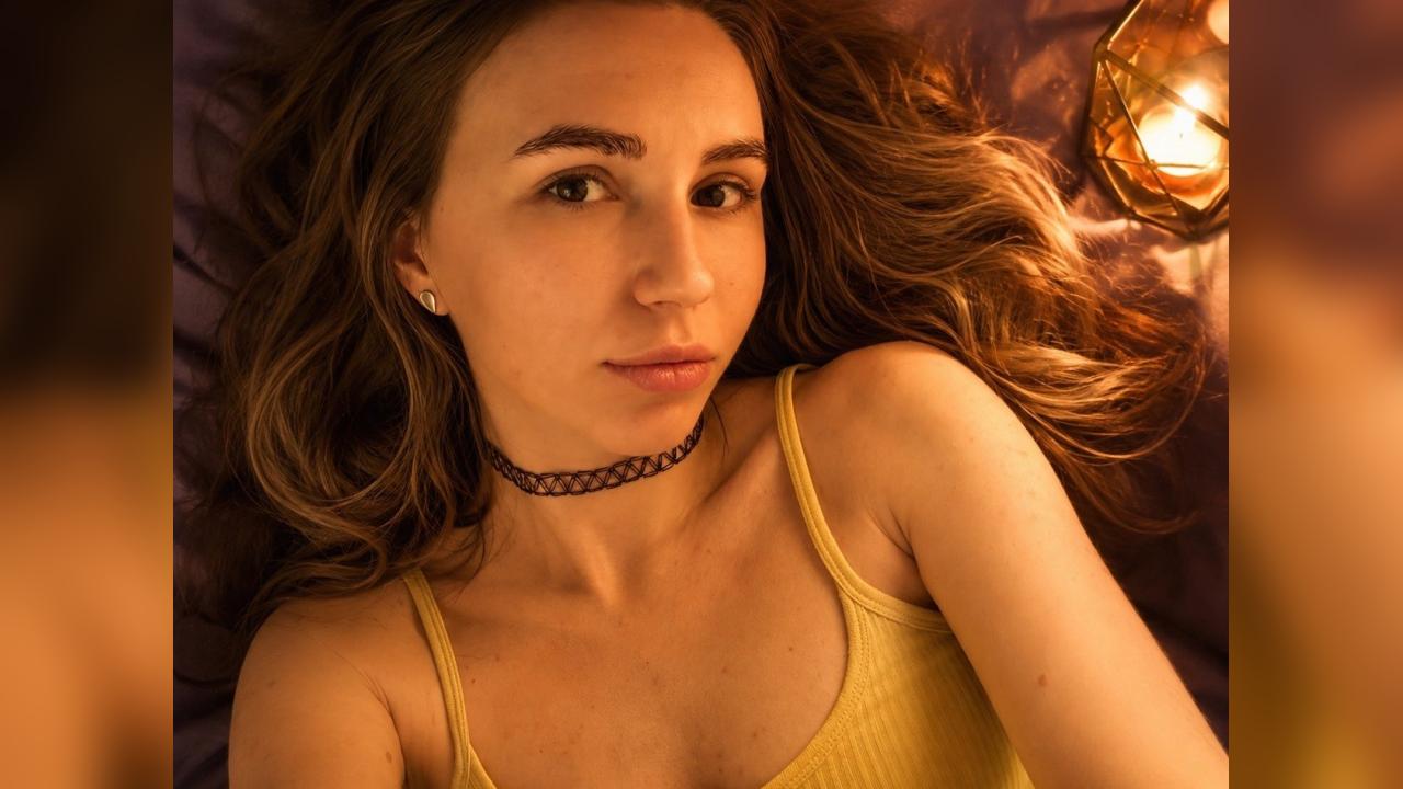 Webcam chat profile for SweetLavanda: Art