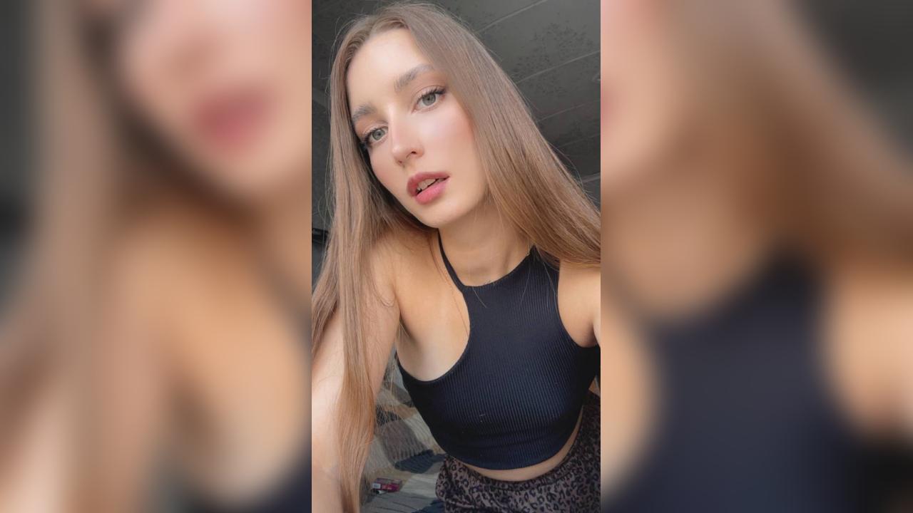 Webcam chat profile for Helvina: Ask about my Hobbies