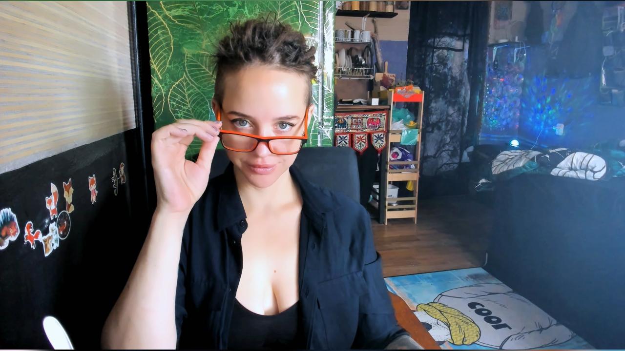 Webcam chat profile for LisaFoxy: Legs, feet & shoes