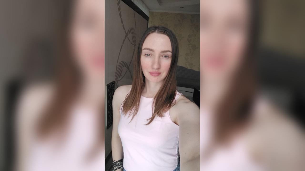 Webcam chat profile for Eira