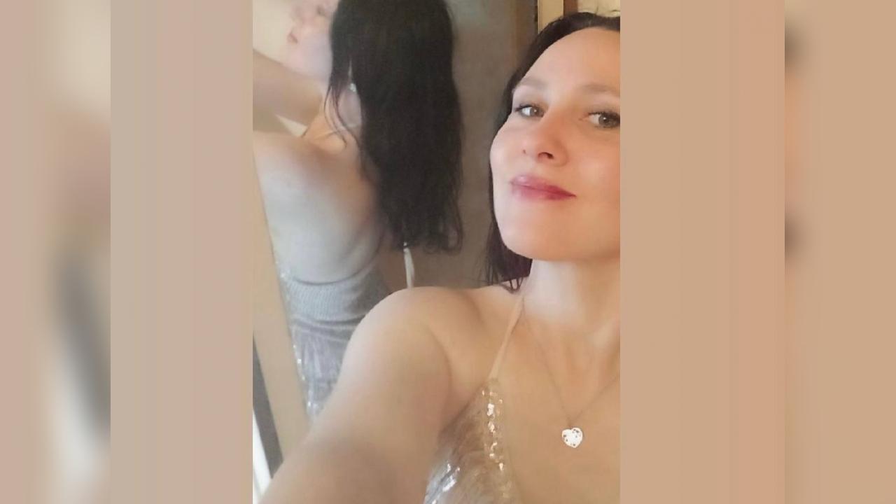 Webcam chat profile for OliviaWarm: Dancing
