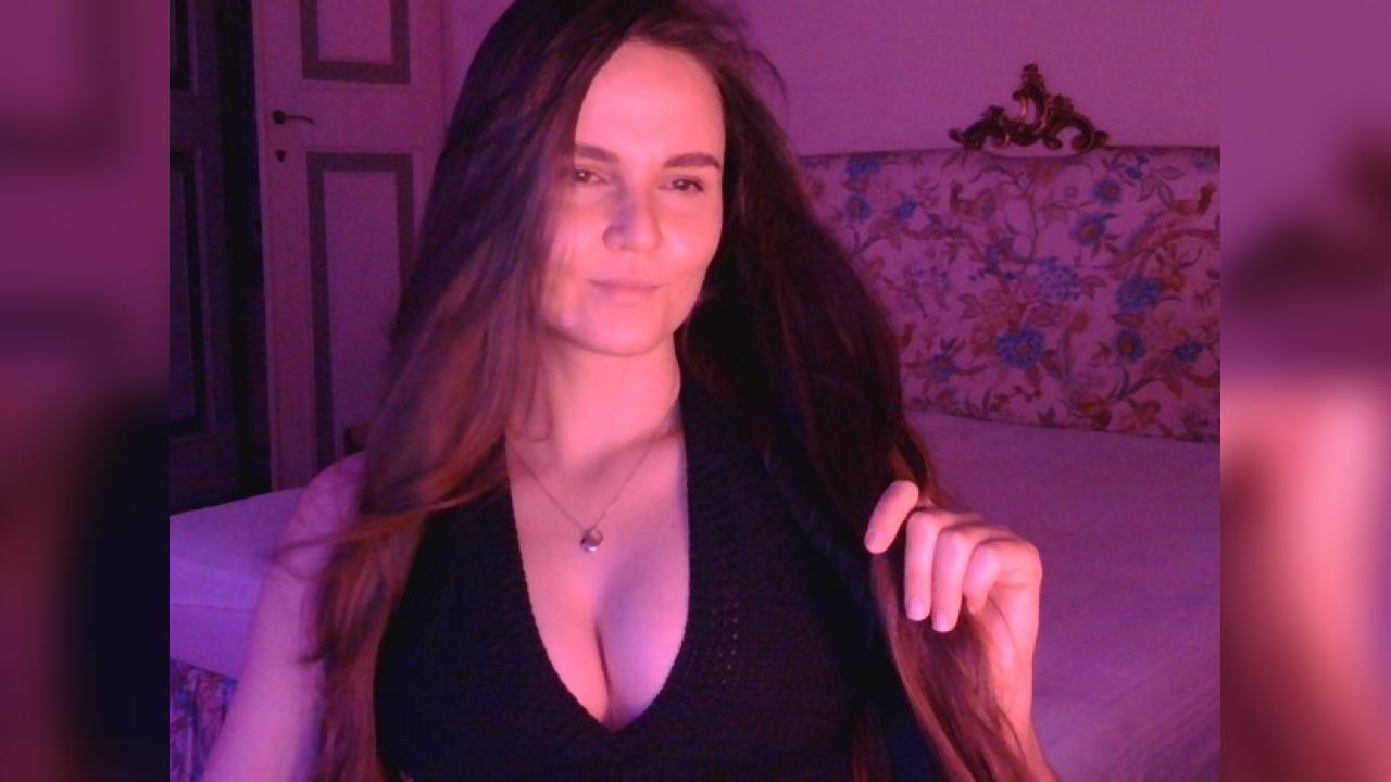 Webcam chat profile for WildDesire: Travel