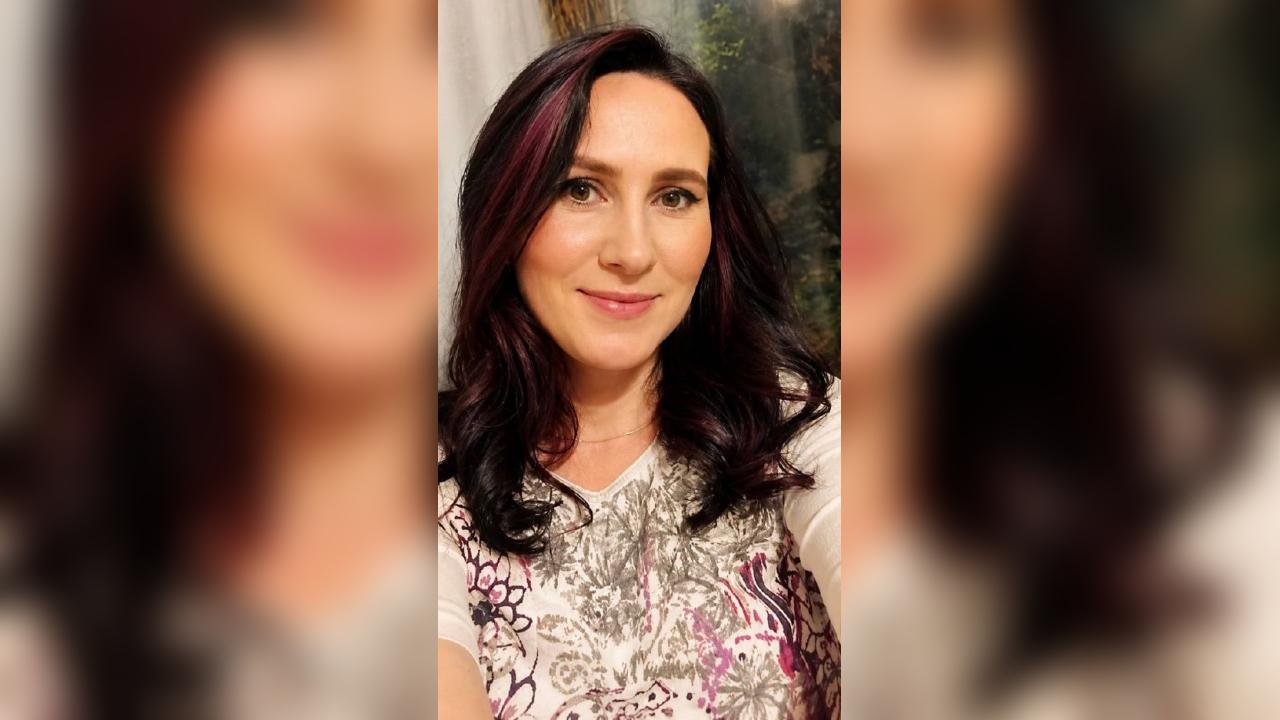 Webcam chat profile for OliviaWarm: Dancing
