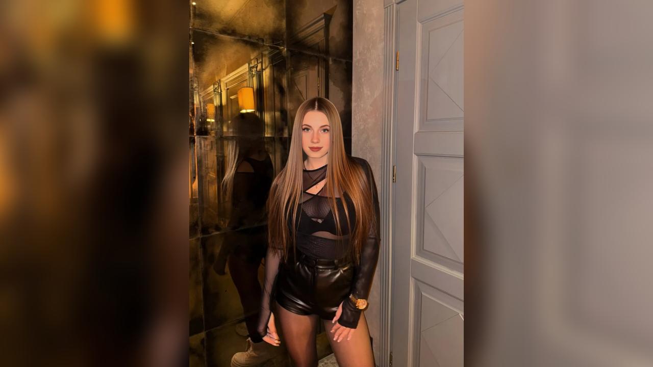 Webcam chat profile for BigBounce: Leather