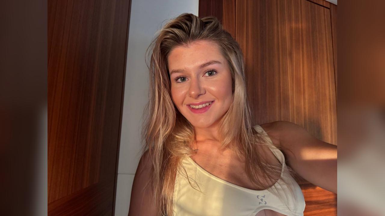 Webcam chat profile for HappyLady: Dancing
