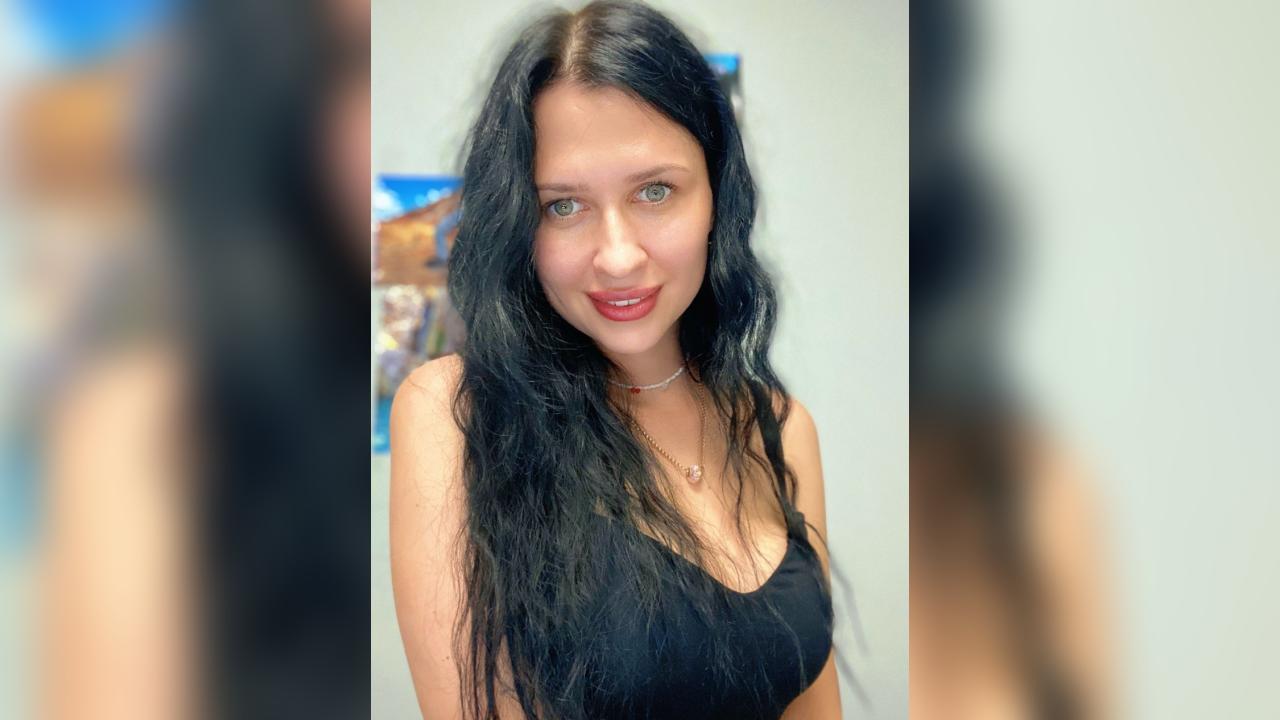 Webcam chat profile for 212MissAurora: Strip-tease