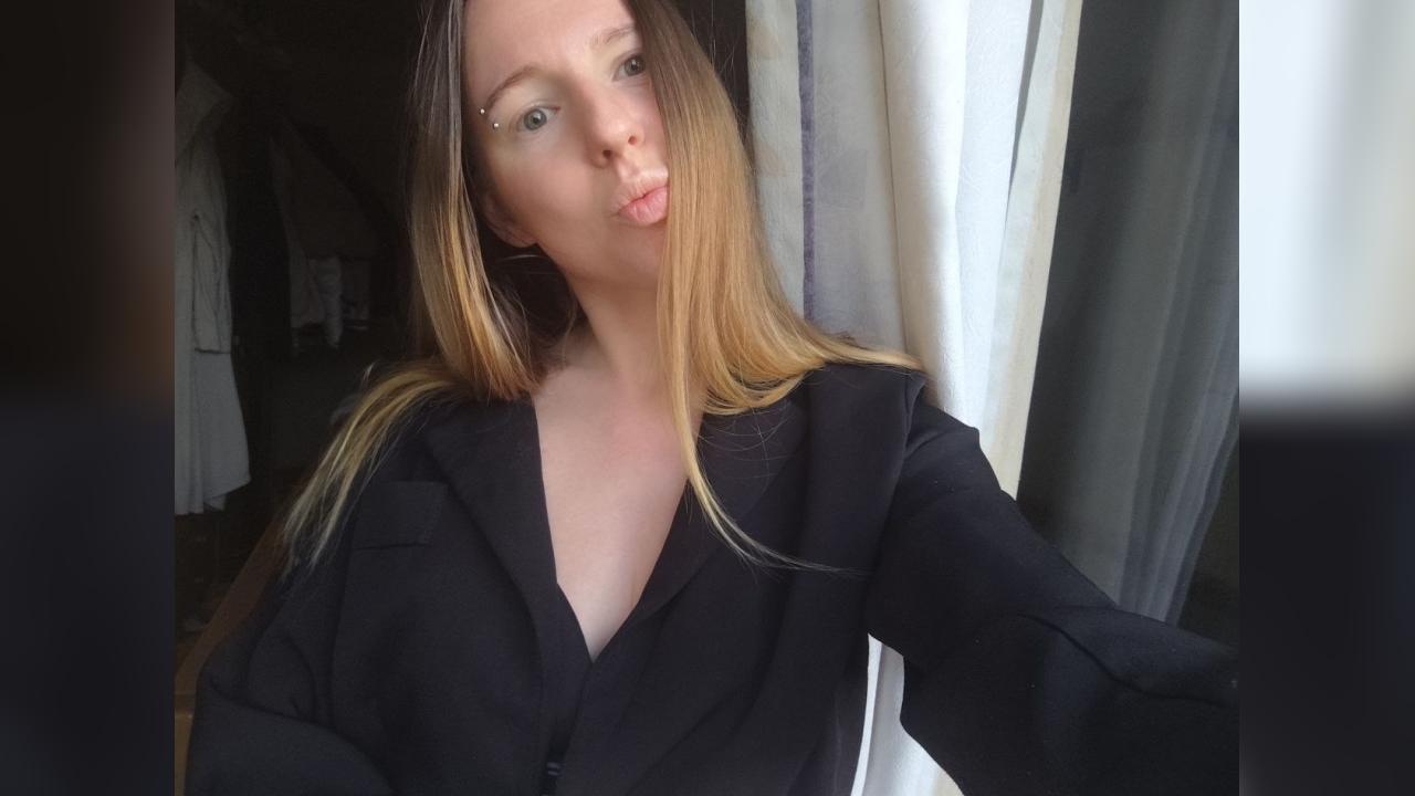 Webcam chat profile for Goldness: Dancing