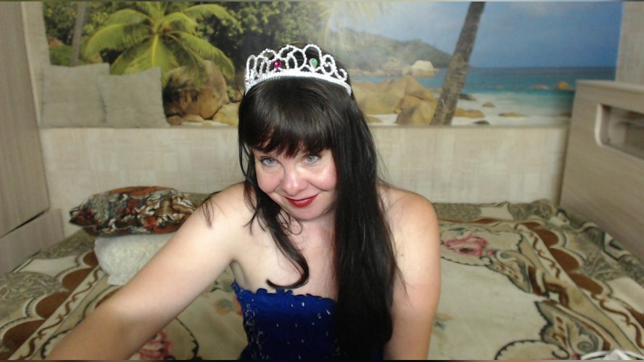 Webcam chat profile for Destinybbb: Bondage & discipline