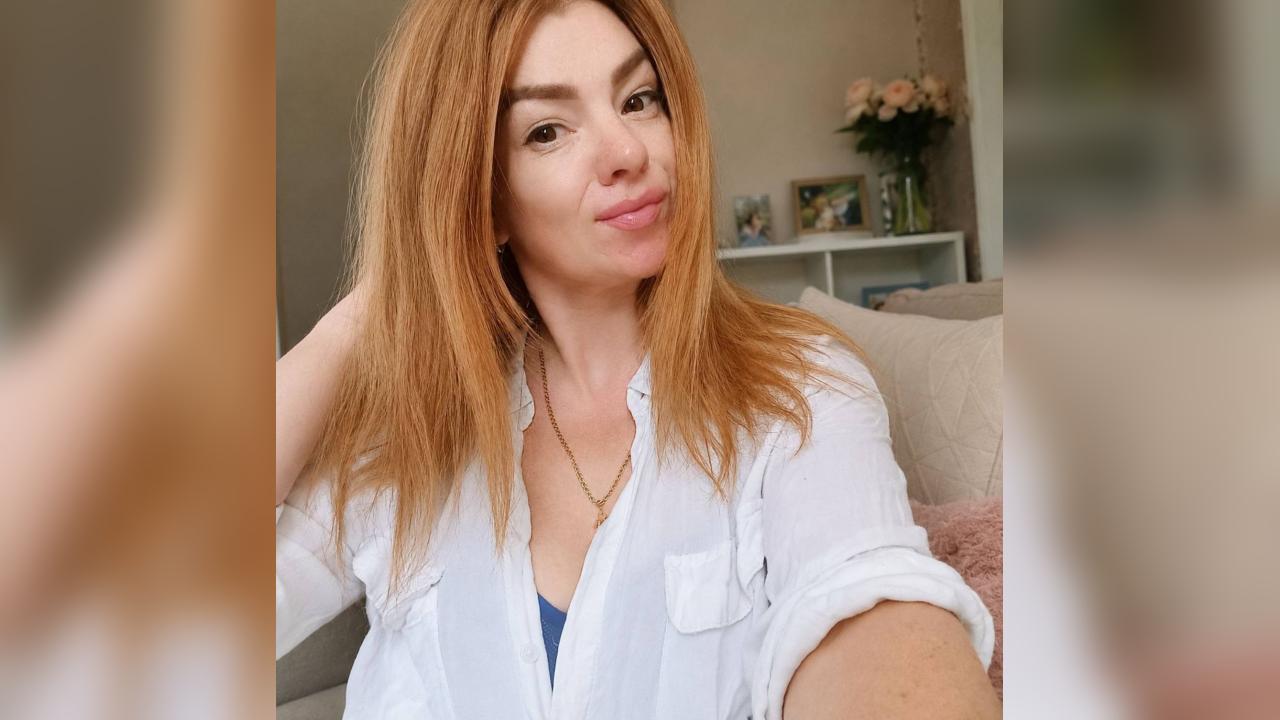 Webcam chat profile for 1Foxy: Ask about my Hobbies