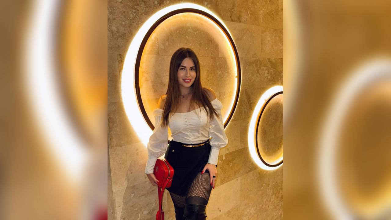 Webcam chat profile for VikkiAmore: Dancing