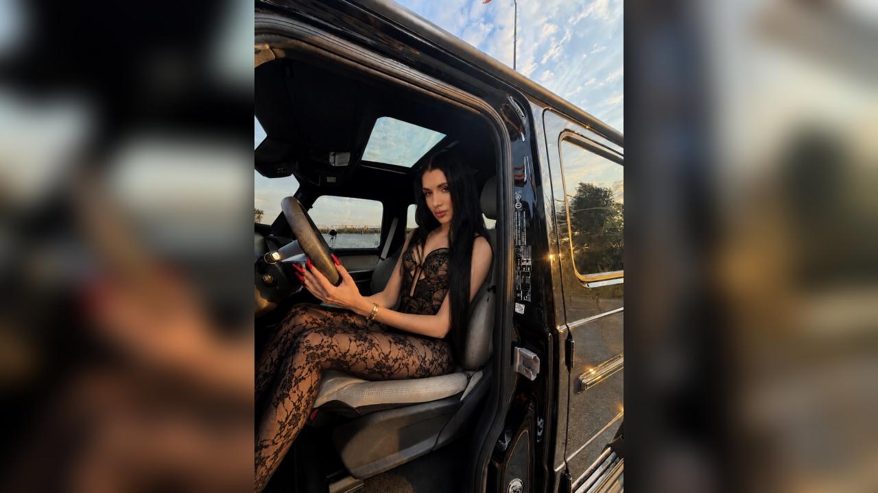 Webcam chat profile for AlisaSecrtAgent: Bondage & discipline