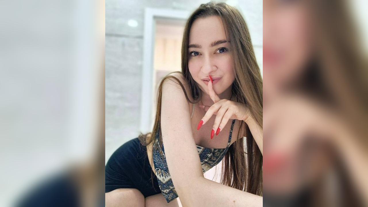 Webcam chat profile for Veluna: Dancing