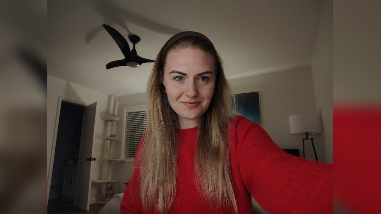 Webcam chat profile for xVelvetDaisy: Cooking