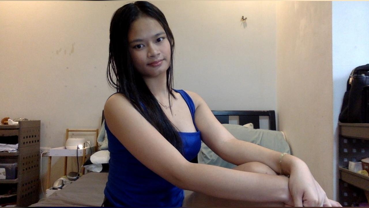 Webcam chat profile for Akira: Ask about my Hobbies