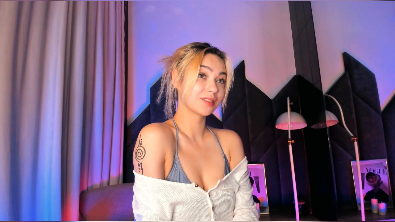 Webcam chat profile for AlysiaSun: Legs, feet & shoes