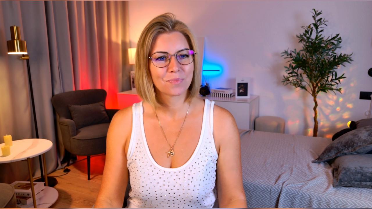 Webcam chat profile for AnnieLight: Legs, feet & shoes