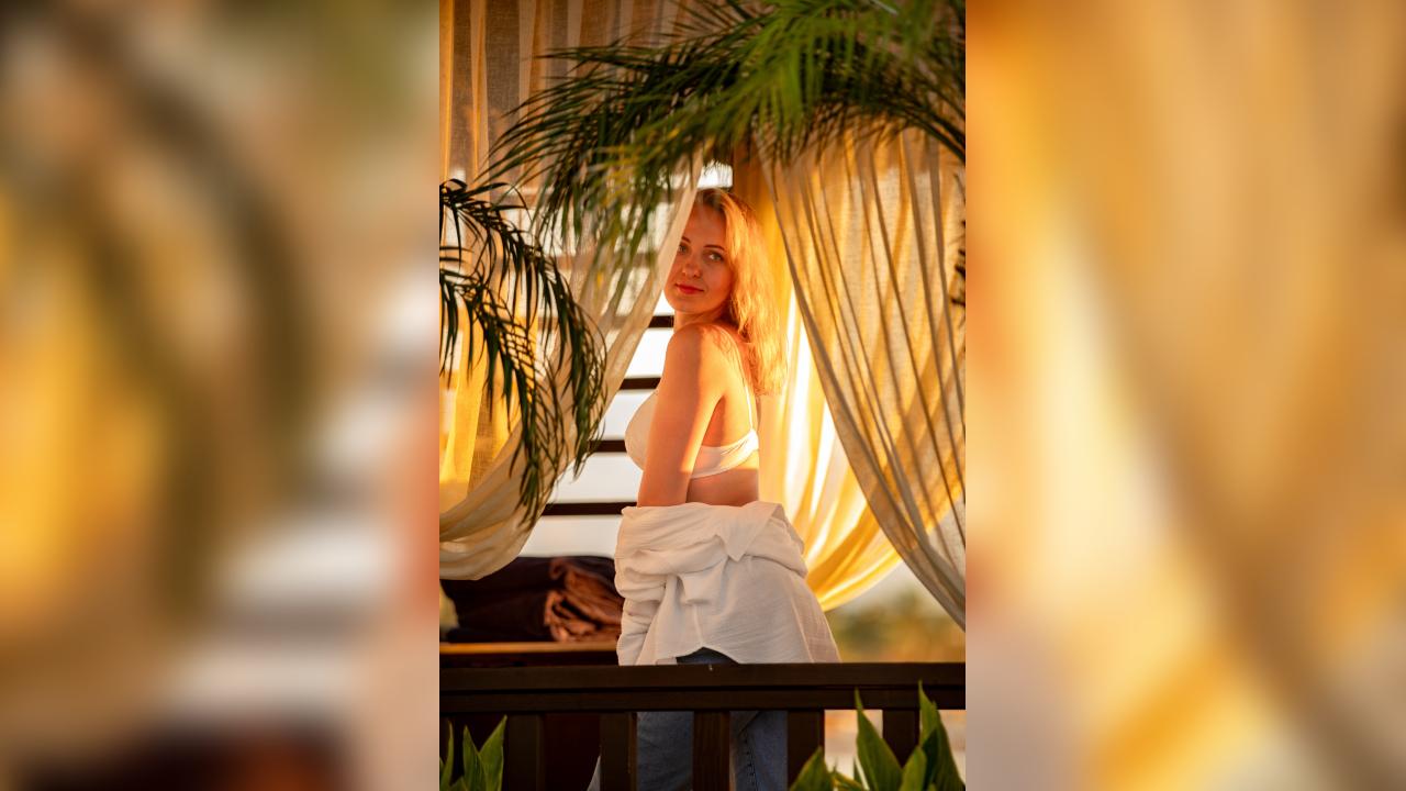 Webcam chat profile for GloriaBaby