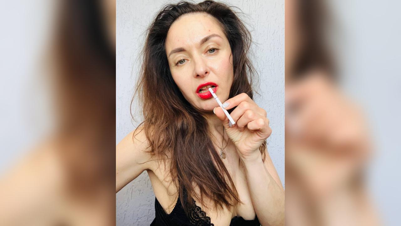 Webcam chat profile for PhialaBloom: Kissing