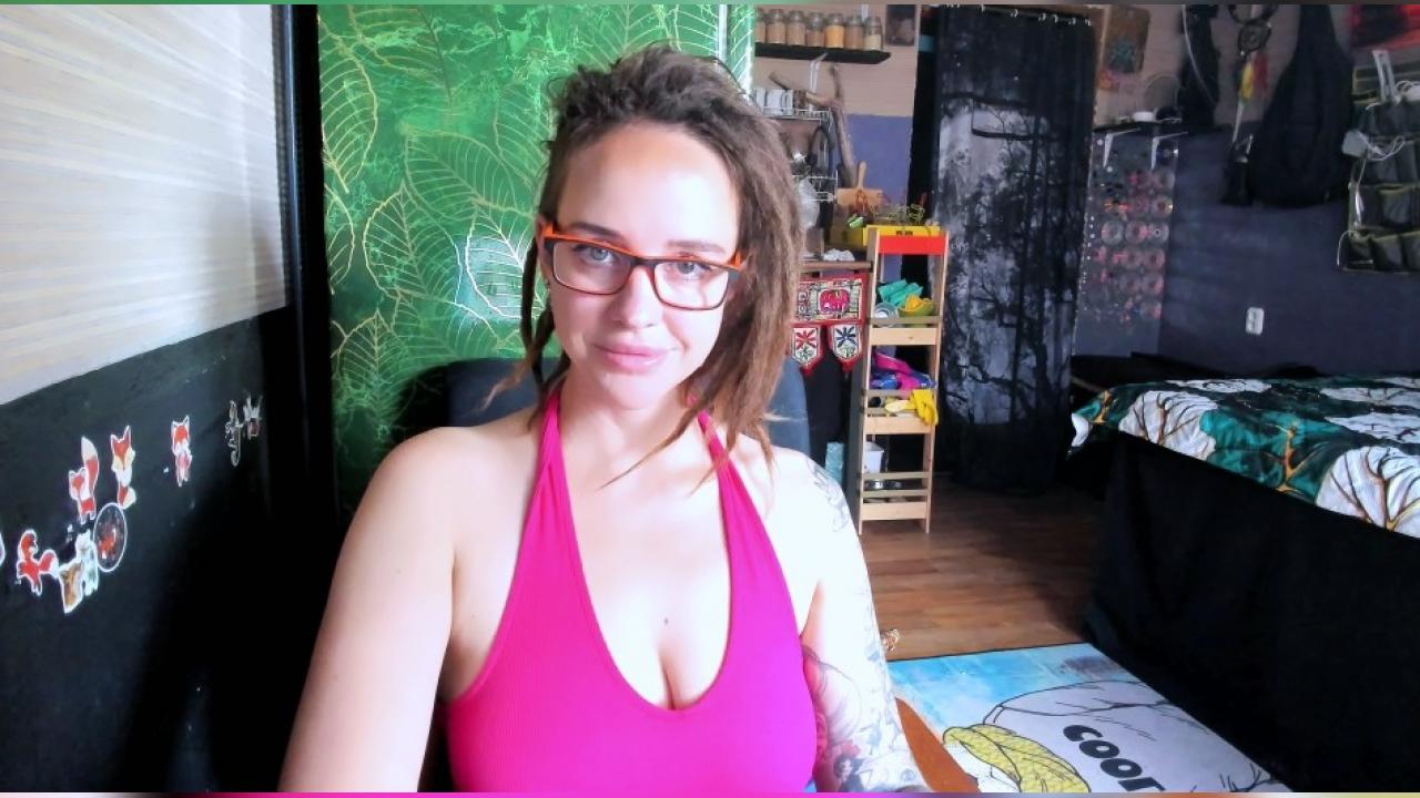 Webcam chat profile for LisaFoxy: Legs, feet & shoes